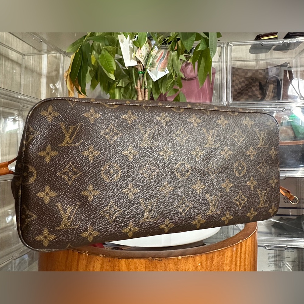 Louis Vuitton Monogram Never full MM amd Pouch with fashion pearl handle. 20% of - Picture 12 of 13